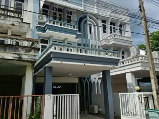 For Rent 3 Bedroom Townhouse In Mueang Chiang Mai