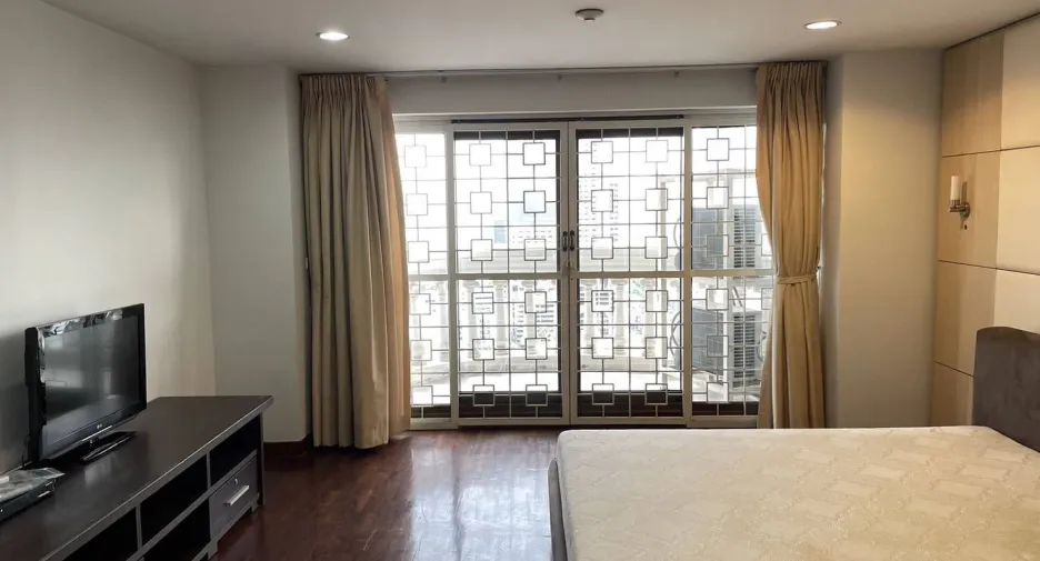 For sale 1 bed condo in Bang Rak, Bangkok