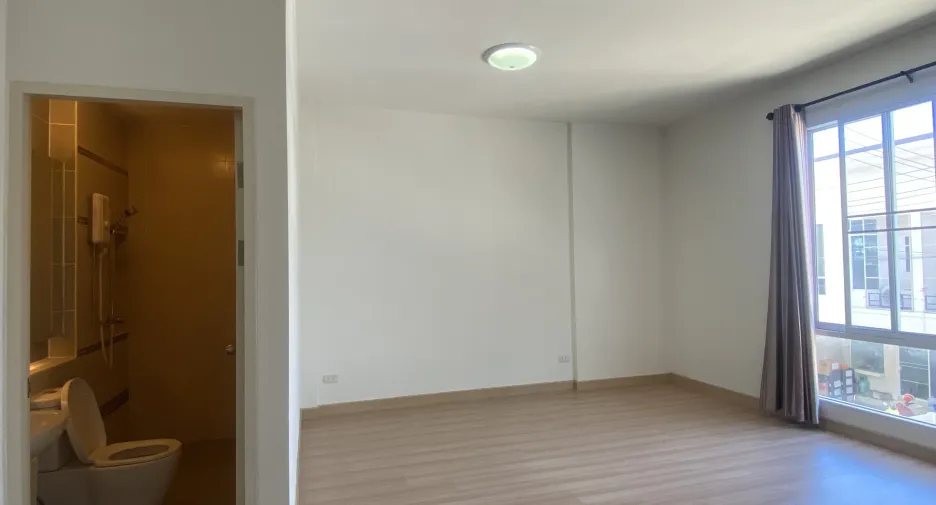 Casa en venta de 3 habitaciones en Saraphi, Chiang Mai
