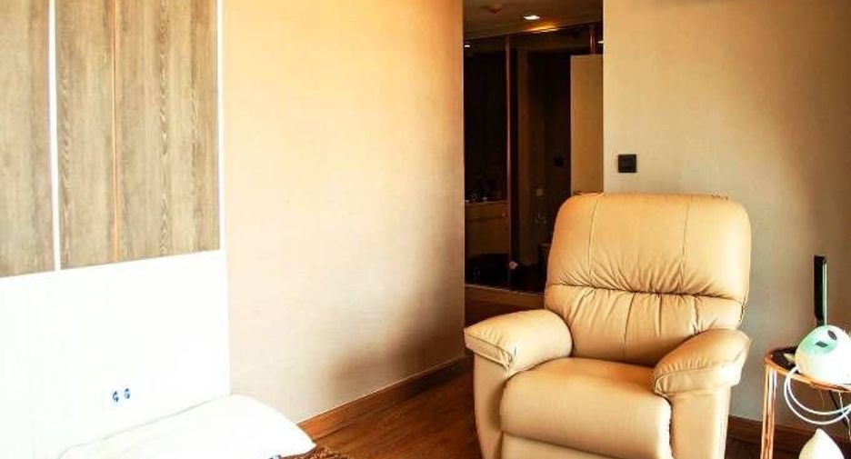 For sale 3 bedrooms condo in Phra Khanong, Bangkok