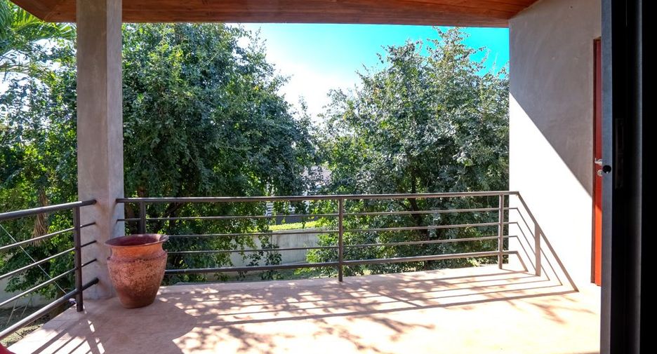 For sale 5 bedrooms house in Saraphi, Chiang Mai