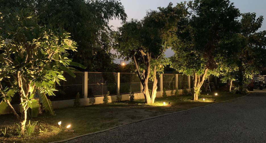 For sale 5 bedrooms house in Saraphi, Chiang Mai