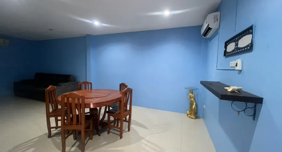 For rent 4 bedrooms villa in Hua Hin, Prachuap Khiri Khan