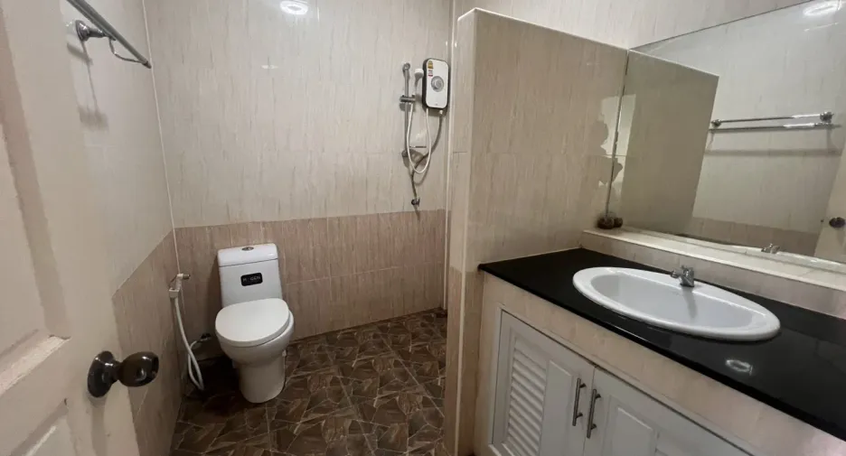 For rent 4 bedrooms villa in Hua Hin, Prachuap Khiri Khan