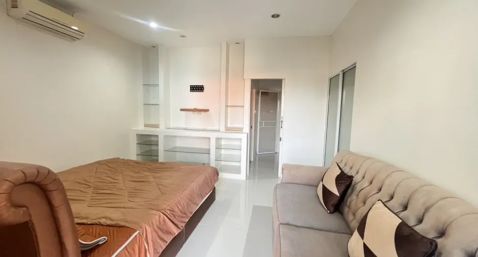 For rent 4 bedrooms villa in Hua Hin, Prachuap Khiri Khan
