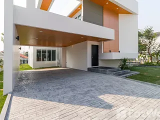 For sale 5 bedrooms villa in Mueang Chiang Mai, Chiang Mai