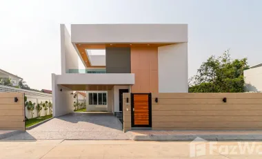 For sale 5 bedrooms villa in Mueang Chiang Mai, Chiang Mai