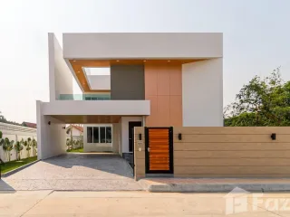 For sale 5 bedrooms villa in Mueang Chiang Mai, Chiang Mai