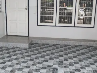 For sale 2 bedrooms townhouse in Mueang Samut Prakan, Samut Prakan