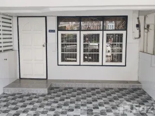 For sale 2 bedrooms townhouse in Mueang Samut Prakan, Samut Prakan