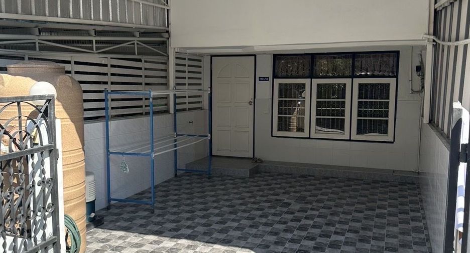 Casa adosada en venta de 2 habitaciones en Mueang Samut Prakan, Samut Prakan