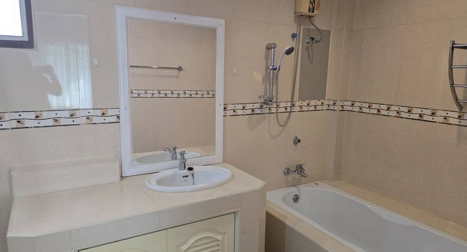 For rent 3 bedrooms villa in Doi Saket, Chiang Mai