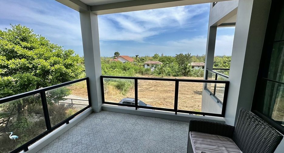 À vendre et à louer 4 chambres maison à Hua Hin, Prachuap Khiri Khan