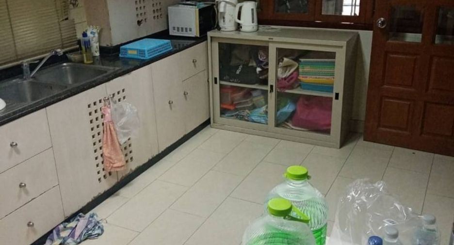 For sale and for rent 4 bedrooms house in Taling Chan, Bangkok