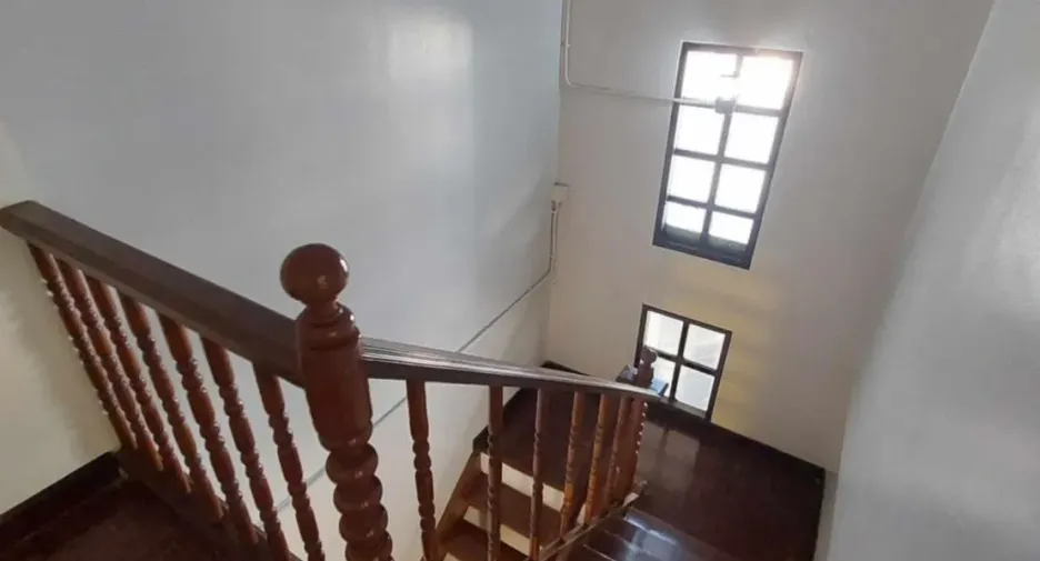 For rent 4 bedrooms townhouse in Mueang Chiang Mai, Chiang Mai