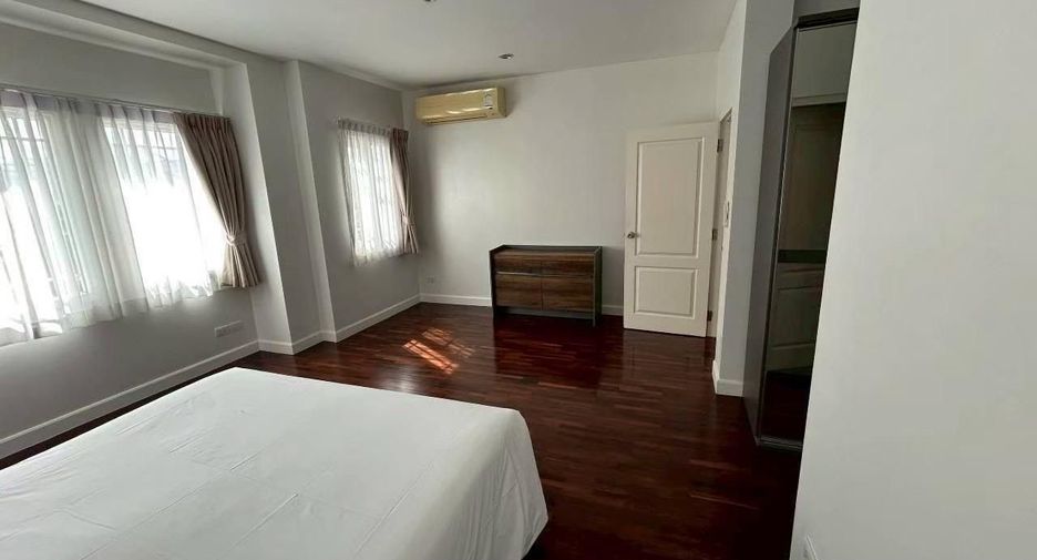Casa en alquiler de 3 habitaciones en Mueang Phuket, Phuket