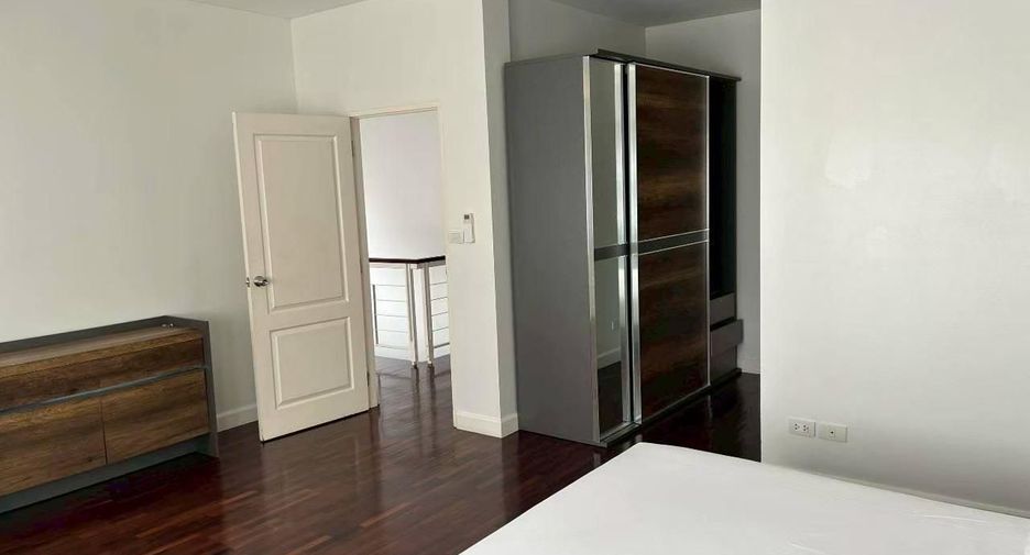 Casa en alquiler de 3 habitaciones en Mueang Phuket, Phuket
