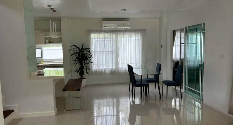 Casa en alquiler de 3 habitaciones en Mueang Phuket, Phuket