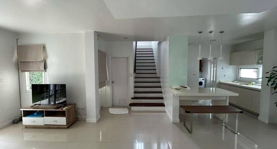 Casa en alquiler de 3 habitaciones en Mueang Phuket, Phuket