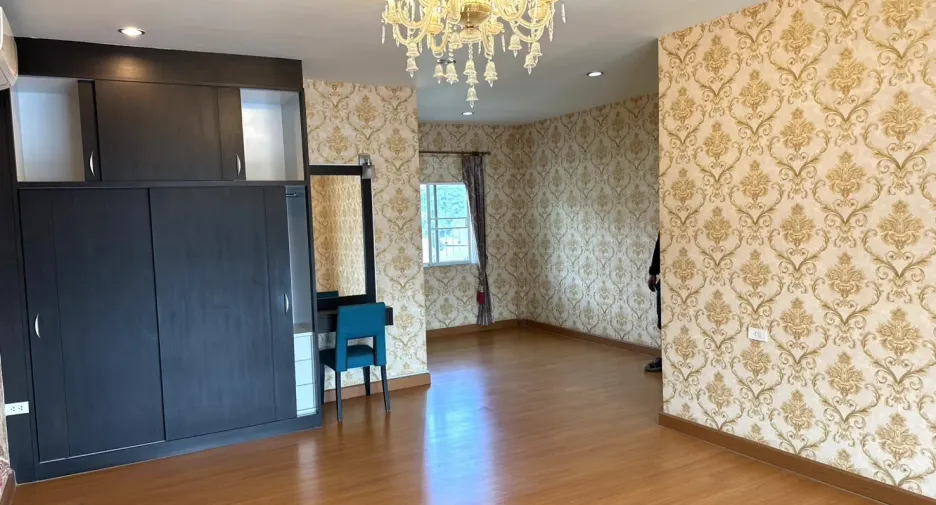 For sale 5 bedrooms house in San Sai, Chiang Mai