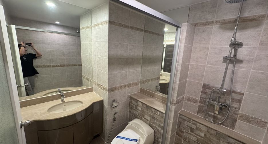 For sale 1 bed condo in Yan Nawa, Bangkok