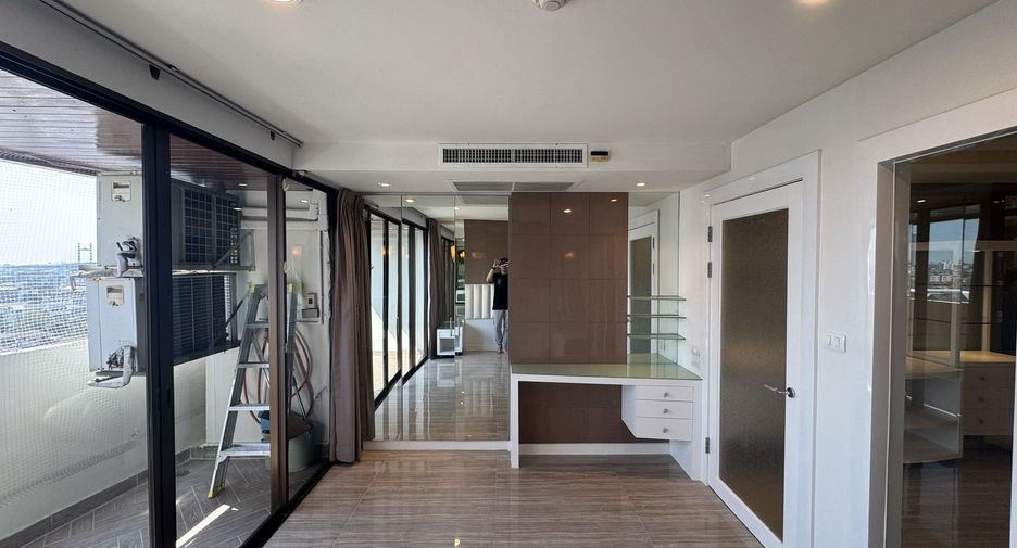For sale 1 bed condo in Yan Nawa, Bangkok