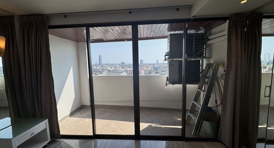 For sale 1 bed condo in Yan Nawa, Bangkok
