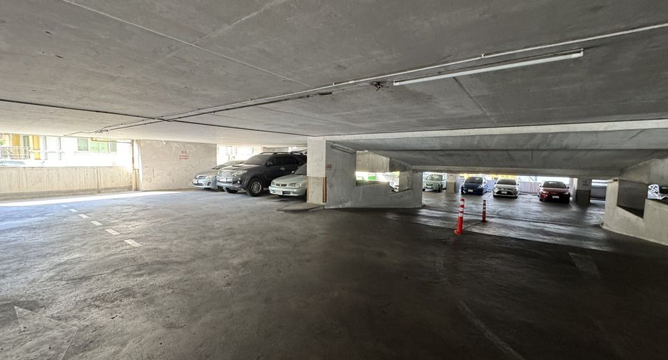 For sale 1 bed condo in Yan Nawa, Bangkok