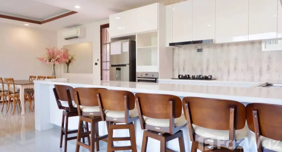 For sale and for rent 4 bedrooms house in Hang Dong, Chiang Mai