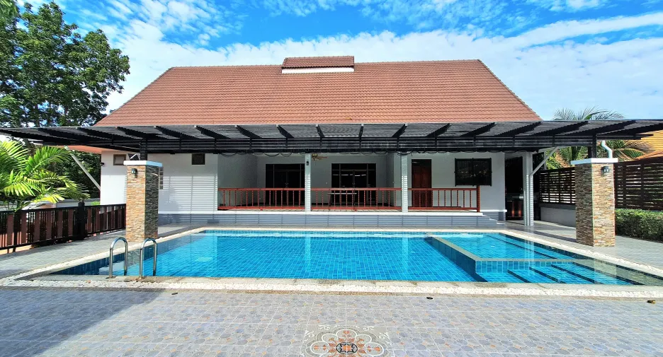À louer 3 chambres villa à Cha Am, Phetchaburi