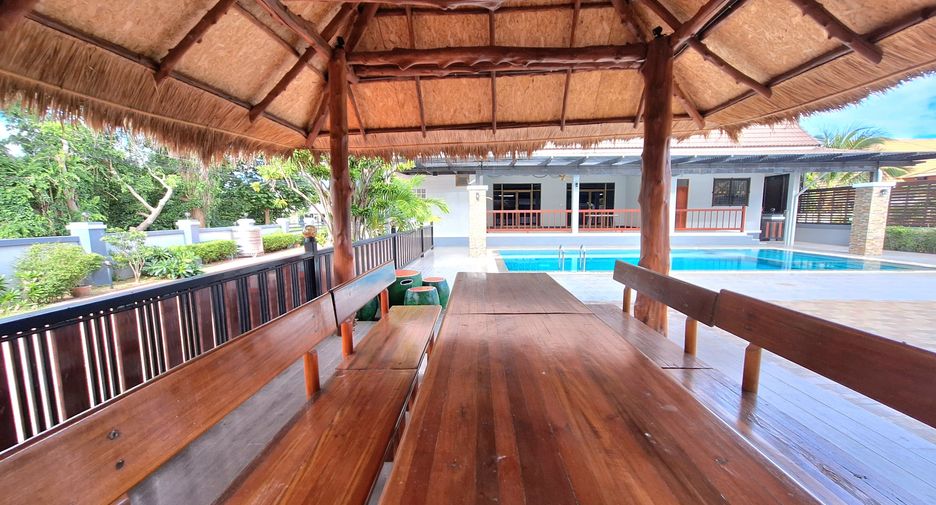 À louer 3 chambres villa à Cha Am, Phetchaburi
