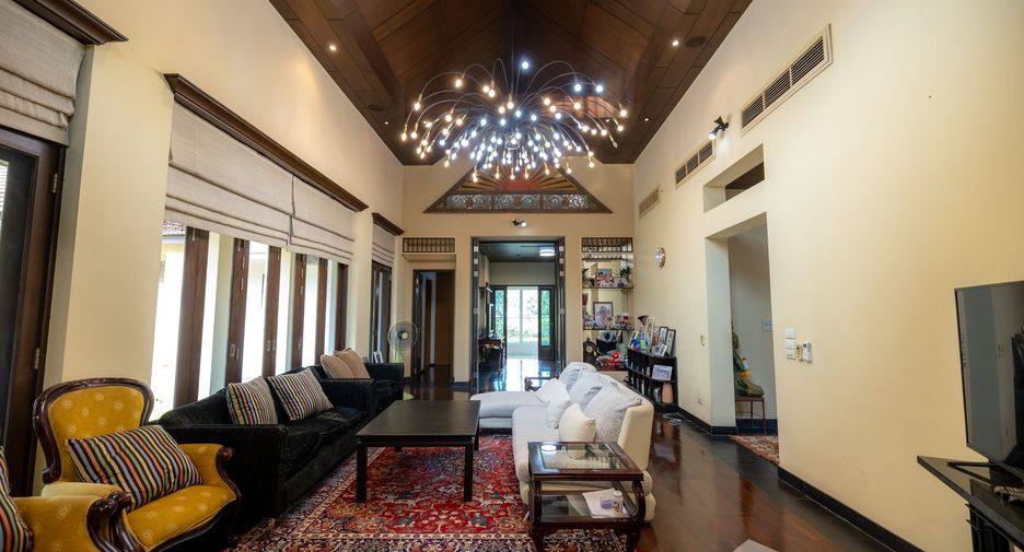 For sale 5 bedrooms villa in Hang Dong, Chiang Mai