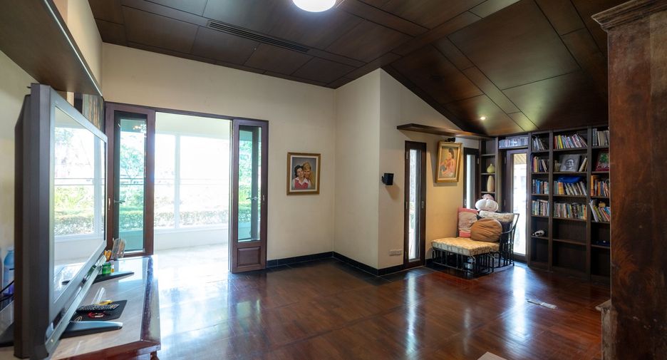 For sale 5 bedrooms villa in Hang Dong, Chiang Mai