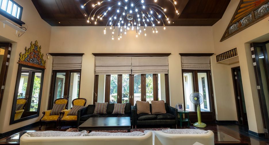 For sale 5 bedrooms villa in Hang Dong, Chiang Mai
