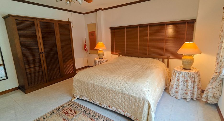 For sale 6 bedrooms villa in Hua Hin, Prachuap Khiri Khan