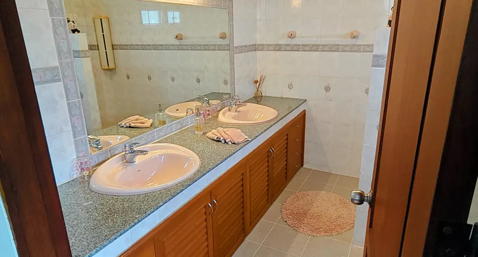 For sale 6 bedrooms villa in Hua Hin, Prachuap Khiri Khan