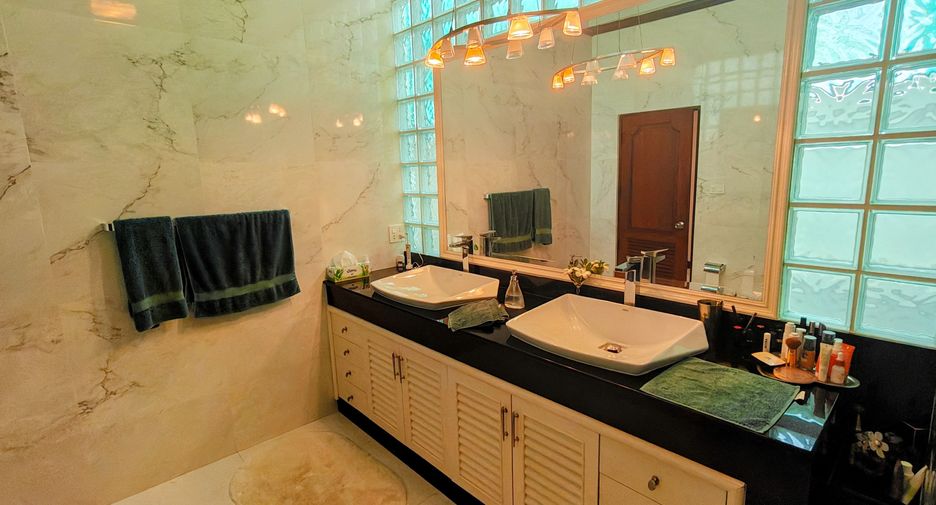 For sale 6 bedrooms villa in Hua Hin, Prachuap Khiri Khan