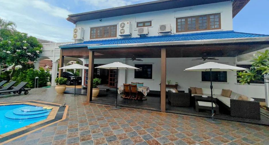 For sale 6 bedrooms villa in Hua Hin, Prachuap Khiri Khan