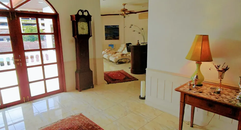 For sale 6 bedrooms villa in Hua Hin, Prachuap Khiri Khan