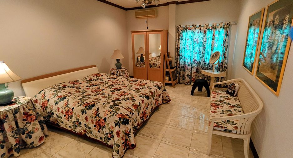 For sale 6 bedrooms villa in Hua Hin, Prachuap Khiri Khan