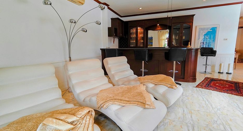 For sale 6 bedrooms villa in Hua Hin, Prachuap Khiri Khan