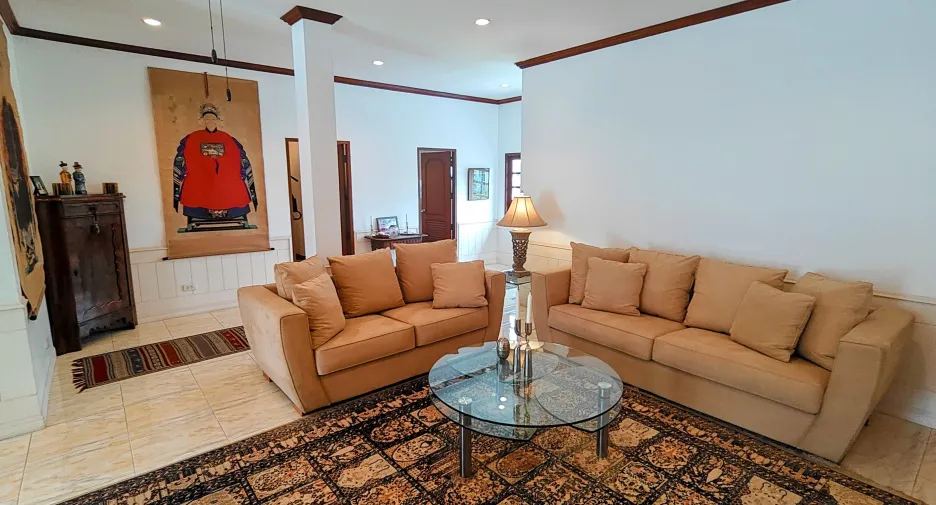 For sale 6 bedrooms villa in Hua Hin, Prachuap Khiri Khan
