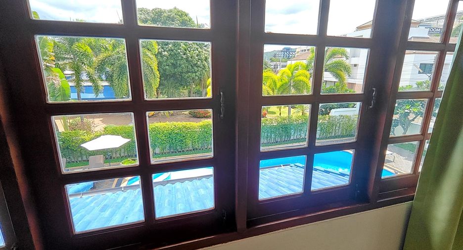 For sale 6 bedrooms villa in Hua Hin, Prachuap Khiri Khan
