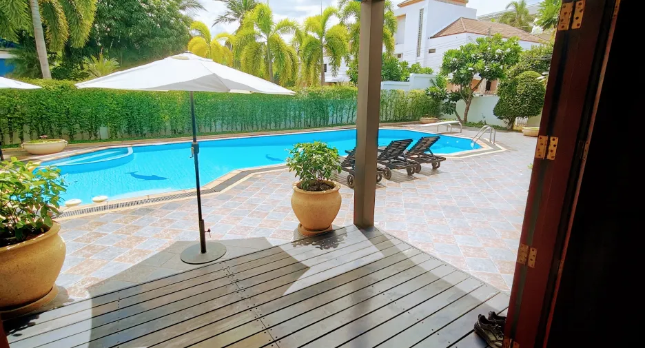 For sale 6 bedrooms villa in Hua Hin, Prachuap Khiri Khan