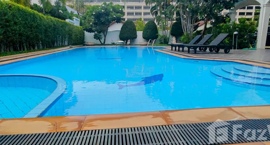 For sale 6 bedrooms villa in Hua Hin, Prachuap Khiri Khan