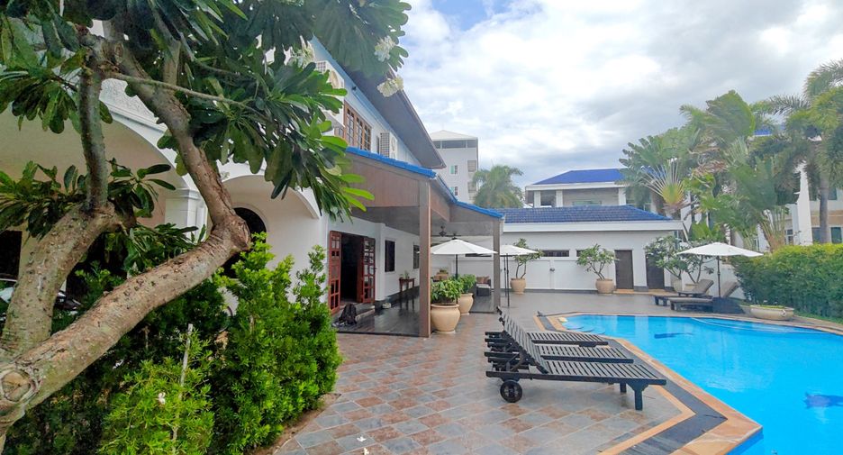 For sale 6 bedrooms villa in Hua Hin, Prachuap Khiri Khan