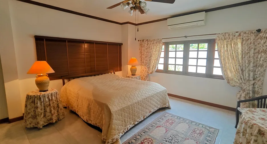 For sale 6 bedrooms villa in Hua Hin, Prachuap Khiri Khan