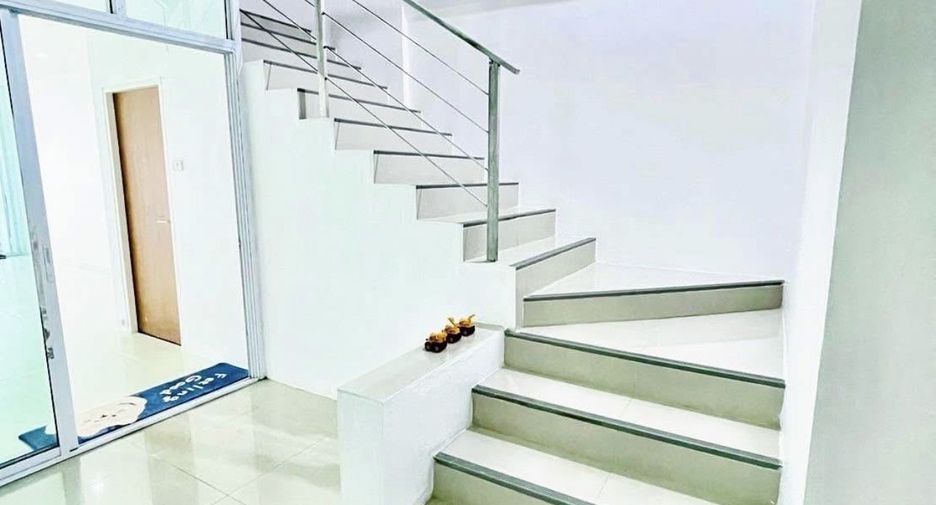 For sale 3 bedrooms townhouse in Mueang Chiang Mai, Chiang Mai