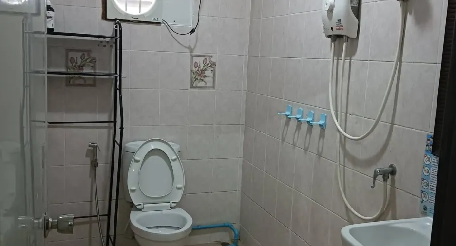 For rent 3 bedrooms retail Space in Mueang Chiang Mai, Chiang Mai