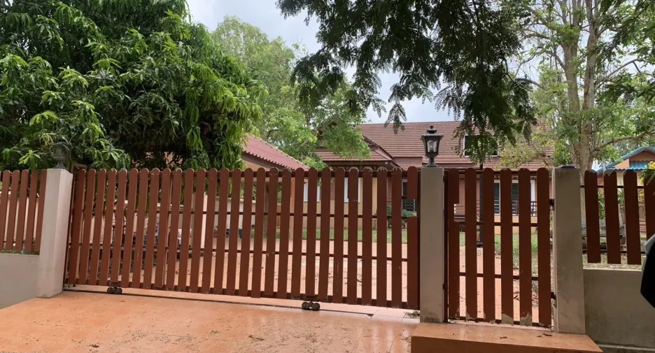 For sale and for rent 5 bedrooms house in Sattahip, Chonburi